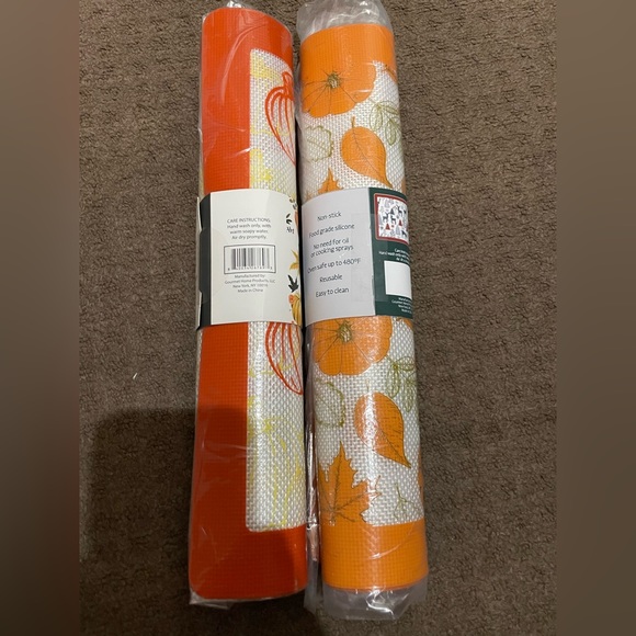 2 pumpkin printed non-stick baking mats - Picture 2 of 3